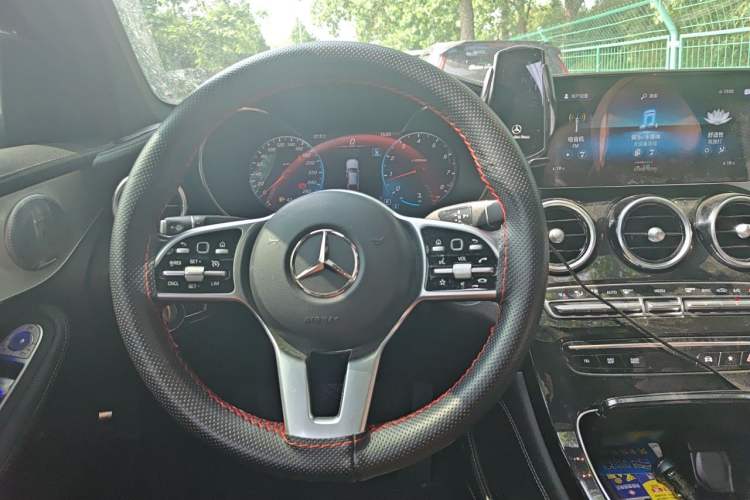 Used Mercedes-Benz GLC Coupe 2020 GLC 260 4MATIC Coupe SUV Steering Wheel