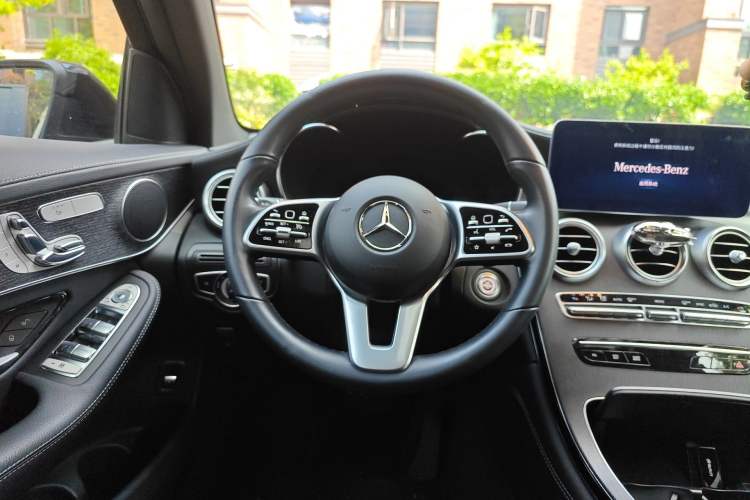 Used Mercedes-Benz GLC Coupe 2020 GLC 300 4MATIC Coupe SUV Steering Wheel