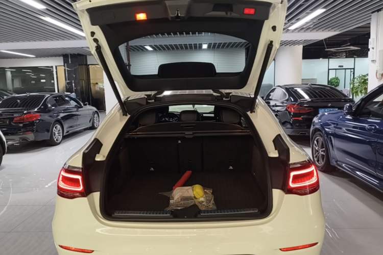 Used Mercedes-Benz GLC Coupe 2020 GLC 260 4MATIC Coupe SUV Trunk