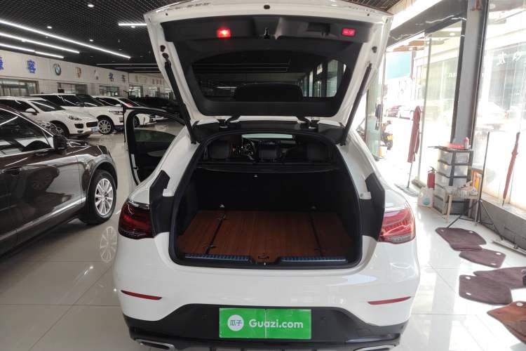 Used Mercedes-Benz GLC Coupe 2020 GLC 260 4MATIC Coupe SUV Trunk