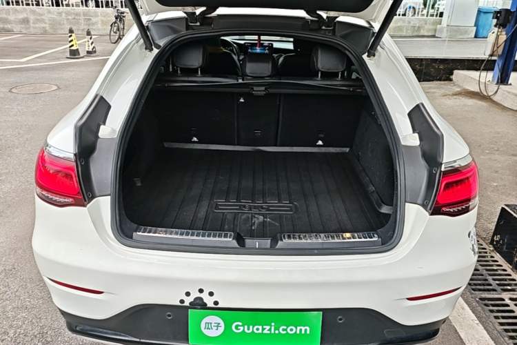 Used Mercedes-Benz GLC Coupe 2020 GLC 260 4MATIC Coupe SUV Trunk
