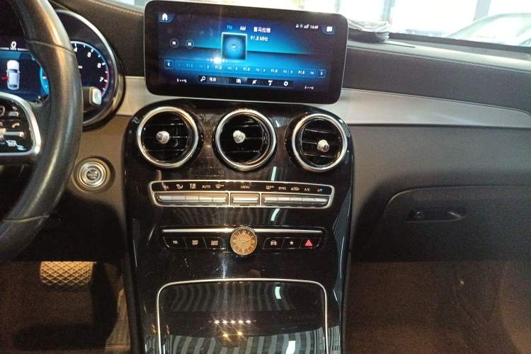 Used Mercedes-Benz GLC Coupe 2021 GLC 260 4MATIC Coupe SUV Audio And AC Panel