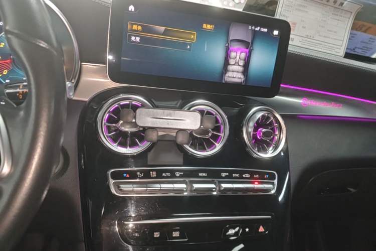 Used Mercedes-Benz GLC Coupe 2021 GLC 260 4MATIC Coupe SUV Audio And AC Panel