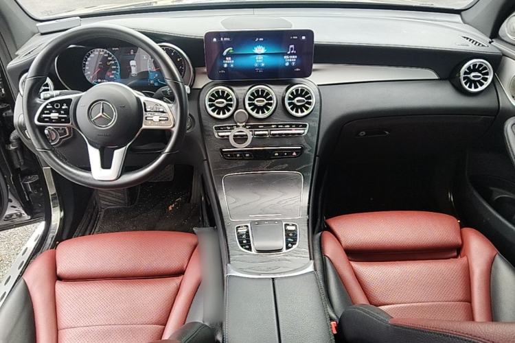Used Mercedes-Benz GLC Coupe 2021 GLC 260 4MATIC Coupe SUV Center Console