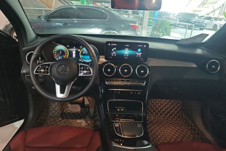 Used Mercedes-Benz GLC Coupe 2021 GLC 260 4MATIC Coupe SUV Center Console
