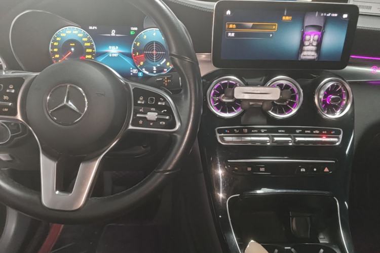 Used Mercedes-Benz GLC Coupe 2021 GLC 260 4MATIC Coupe SUV Center Console