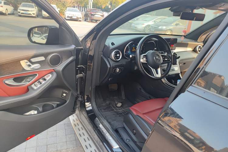 Used Mercedes-Benz GLC Coupe 2021 GLC 300 4MATIC Coupe SUV Driver Seat