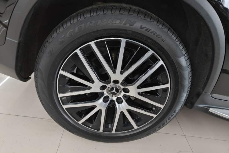 Used Mercedes-Benz GLC Coupe 2021 GLC 300 4MATIC Coupe SUV Exterior 8