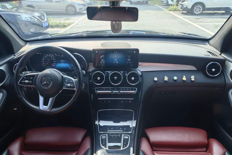 Used Mercedes-Benz GLC Coupe 2021 GLC 260 4MATIC Coupe SUV Interior 2