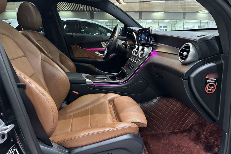Used Mercedes-Benz GLC Coupe 2021 GLC 300 4MATIC Coupe SUV Interior 2