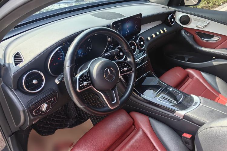 Used Mercedes-Benz GLC Coupe 2021 GLC 260 4MATIC Coupe SUV Interior 3