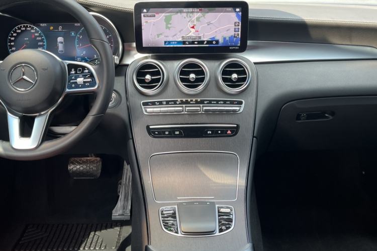 Used Mercedes-Benz GLC Coupe 2021 GLC 300 4MATIC Coupe SUV Interior 3