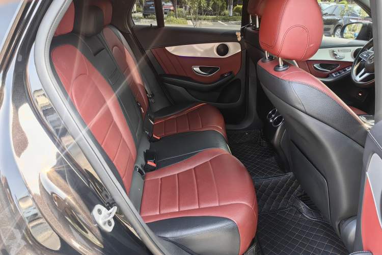 Used Mercedes-Benz GLC Coupe 2021 GLC 260 4MATIC Coupe SUV Interior 5