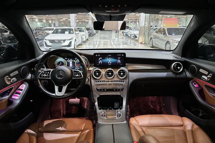 Used Mercedes-Benz GLC Coupe 2021 GLC 300 4MATIC Coupe SUV Interior 5