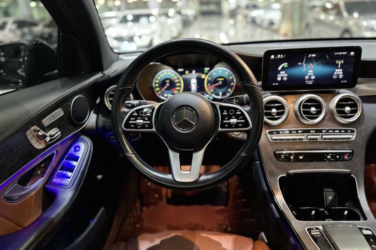 Used Mercedes-Benz GLC Coupe 2021 GLC 300 4MATIC Coupe SUV Interior 6