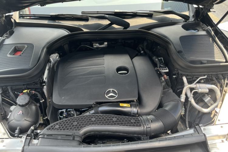 Used Mercedes-Benz GLC Coupe 2021 GLC 300 4MATIC Coupe SUV Interior 7