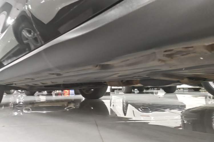 Used Mercedes-Benz GLC Coupe 2021 GLC 260 4MATIC Coupe SUV Left Side Sill