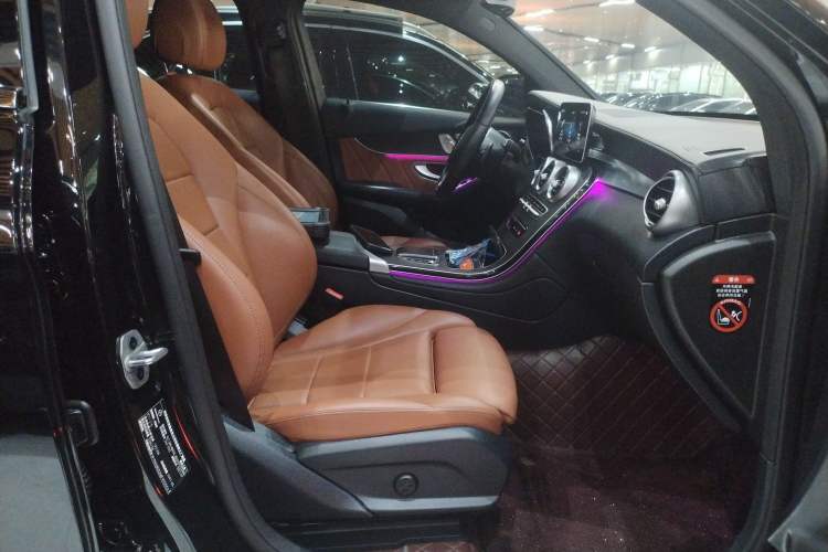 Used Mercedes-Benz GLC Coupe 2021 GLC 300 4MATIC Coupe SUV Right Front Seat