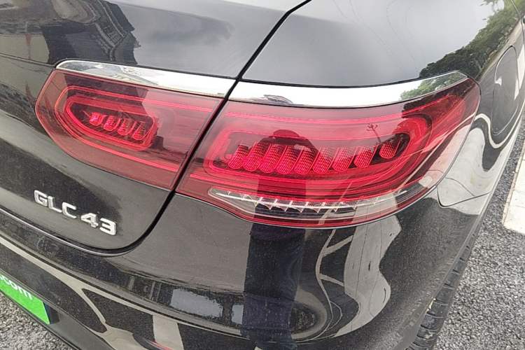 Used Mercedes-Benz GLC Coupe 2021 GLC 260 4MATIC Coupe SUV Right Rear Taillight