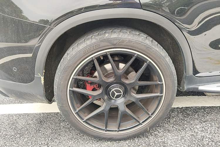 Used Mercedes-Benz GLC Coupe 2021 GLC 260 4MATIC Coupe SUV Right Rear Wheel Hub