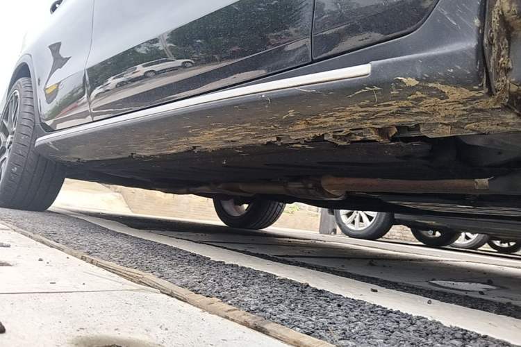 Used Mercedes-Benz GLC Coupe 2021 GLC 260 4MATIC Coupe SUV Right Side Sill