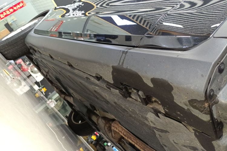 Used Mercedes-Benz GLC Coupe 2021 GLC 260 4MATIC Coupe SUV Right Side Sill
