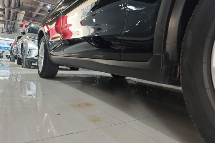 Used Mercedes-Benz GLC Coupe 2021 GLC 260 4MATIC Coupe SUV Right Side Sill