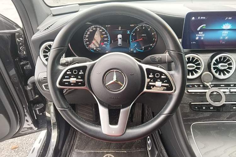 Used Mercedes-Benz GLC Coupe 2021 GLC 260 4MATIC Coupe SUV Steering Wheel