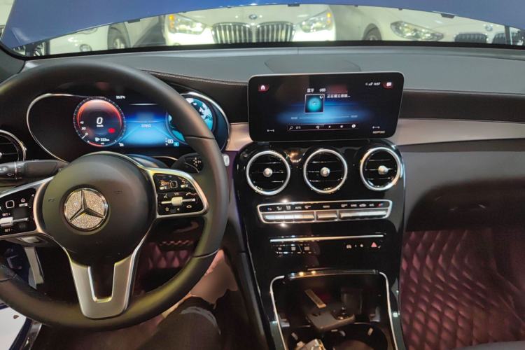 Used Mercedes-Benz GLC Coupe 2021 GLC 260 4MATIC Coupe SUV Center Console