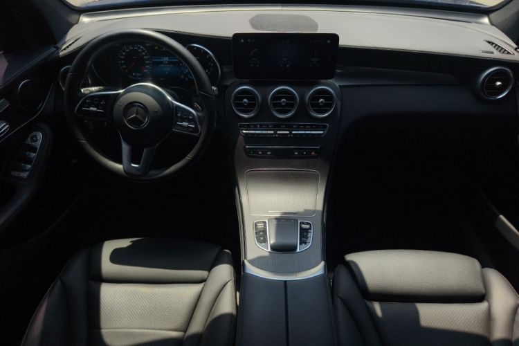 Used Mercedes-Benz GLC Coupe 2021 GLC 300 4MATIC Coupe SUV Interior 11