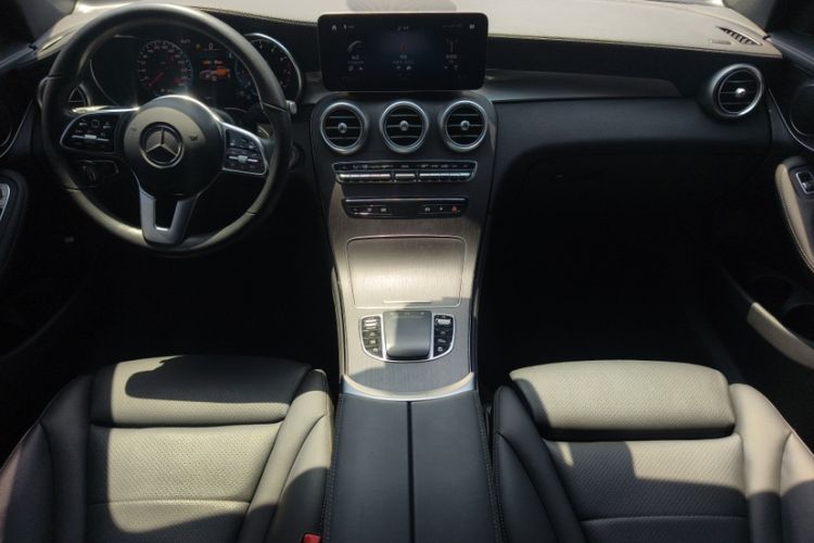 Used Mercedes-Benz GLC Coupe 2021 GLC 300 4MATIC Coupe SUV Interior 3