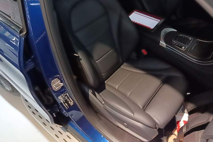 Used Mercedes-Benz GLC Coupe 2021 GLC 300 4MATIC Coupe SUV Right Front Seat