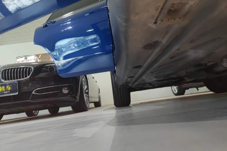 Used Mercedes-Benz GLC Coupe 2021 GLC 260 4MATIC Coupe SUV Right Side Sill