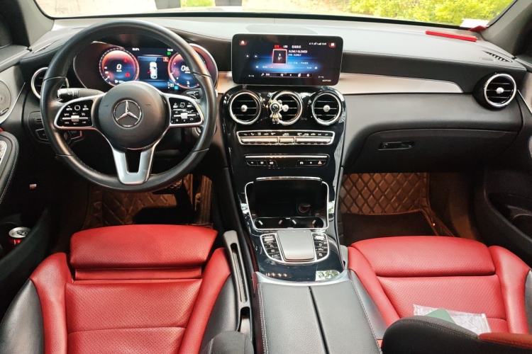 Used Mercedes-Benz GLC Coupe 2021 GLC 260 4MATIC Coupe SUV Center Console