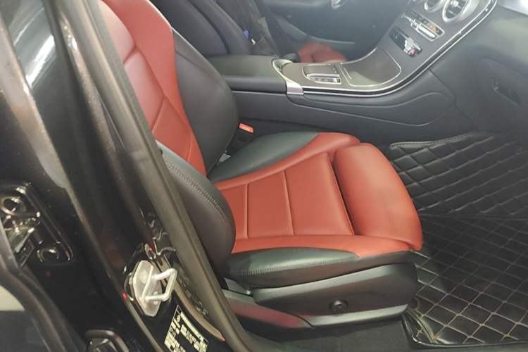Used Mercedes-Benz GLC Coupe 2021 GLC 300 4MATIC Coupe SUV Right Front Seat