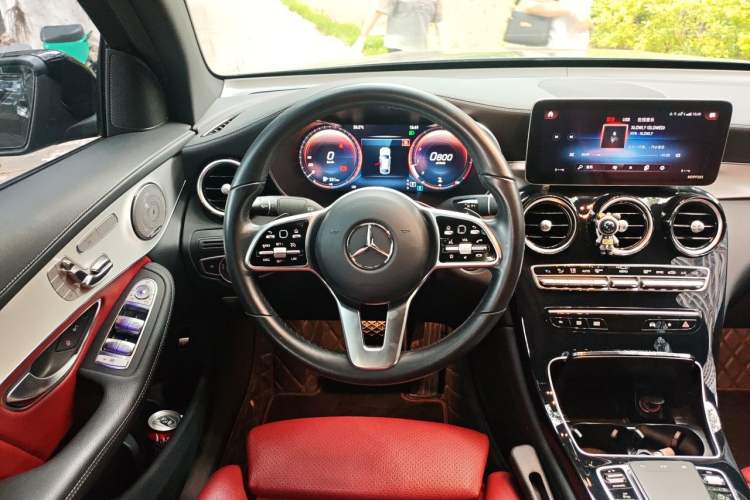 Used Mercedes-Benz GLC Coupe 2021 GLC 260 4MATIC Coupe SUV Steering Wheel