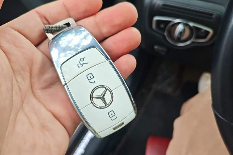 Used Mercedes-Benz GLC Coupe 2021 GLC 260 4MATIC Coupe SUV Vehicle Key