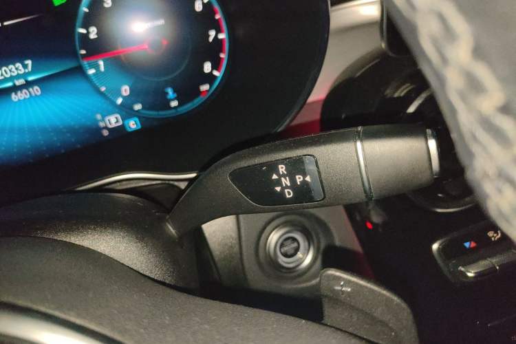 Used Mercedes-Benz GLC Coupe 2021 GLC 260 4MATIC Coupe SUV Gear Lever