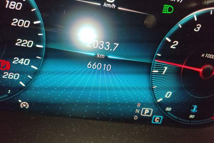 Used Mercedes-Benz GLC Coupe 2021 GLC 260 4MATIC Coupe SUV Odometer Close Up
