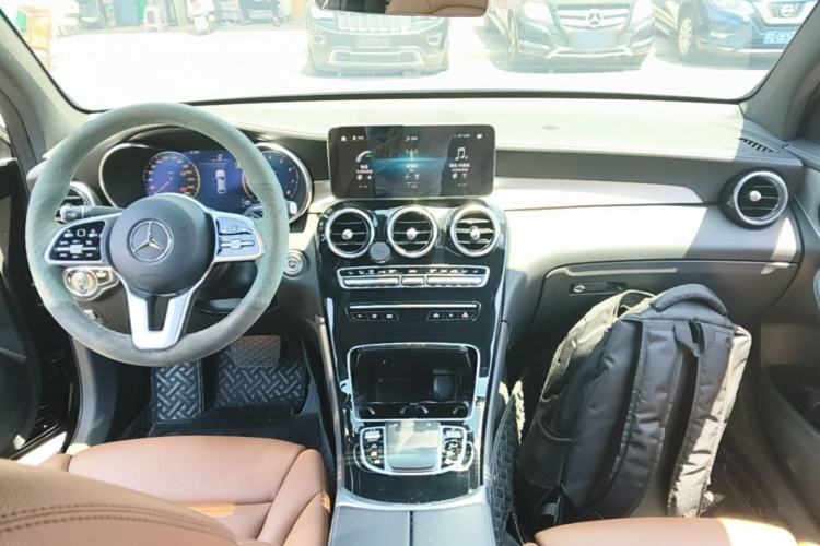 Used Mercedes-Benz GLC Coupe 2021 GLC 260 4MATIC Coupe SUV Center Console
