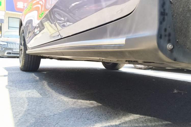 Used Mercedes-Benz GLC Coupe 2021 GLC 260 4MATIC Coupe SUV Left Side Sill