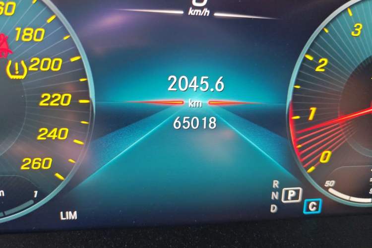 Used Mercedes-Benz GLC Coupe 2021 GLC 260 4MATIC Coupe SUV Odometer Close Up