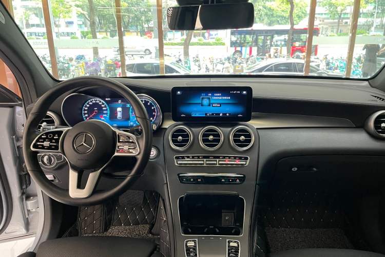 Used Mercedes-Benz GLC Coupe 2021 GLC 300 4MATIC Coupe SUV Audio And AC Panel