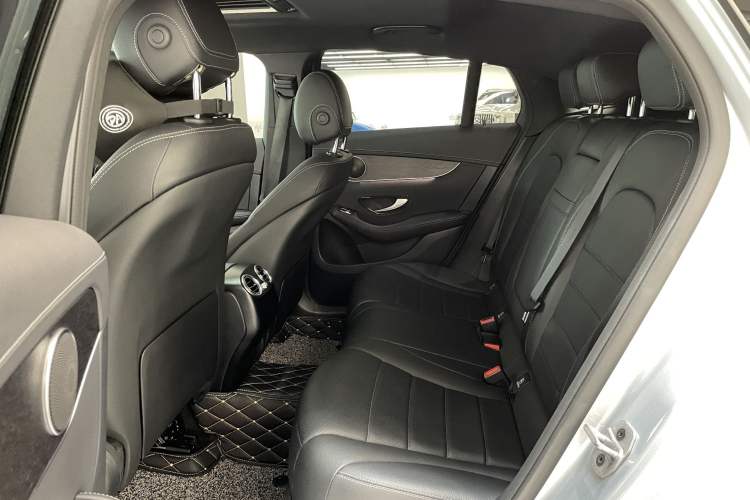 Used Mercedes-Benz GLC Coupe 2021 GLC 300 4MATIC Coupe SUV Interior 5