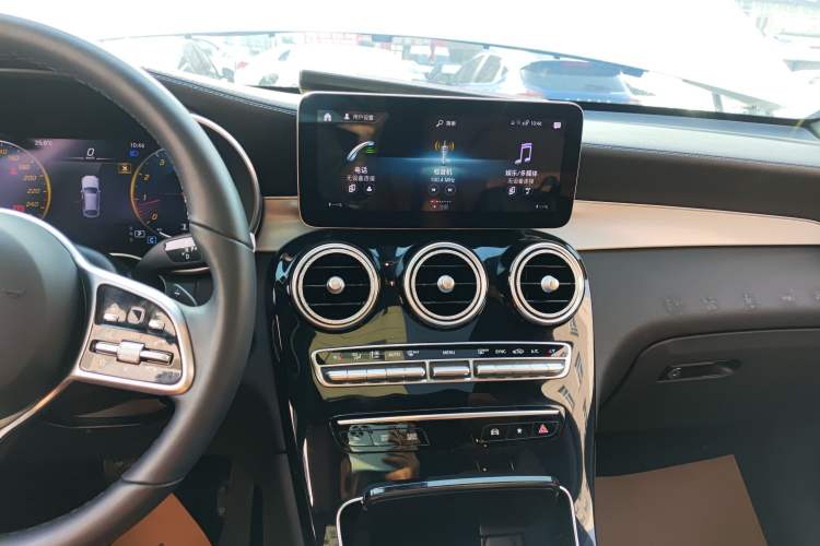 Used Mercedes-Benz GLC Coupe 2021 GLC 260 4MATIC Coupe SUV Audio And AC Panel