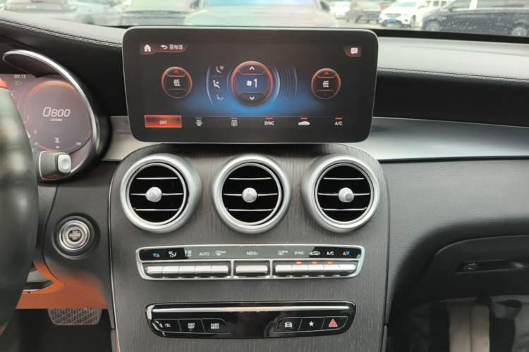 Used Mercedes-Benz GLC Coupe 2021 GLC 300 4MATIC Coupe SUV Audio And AC Panel