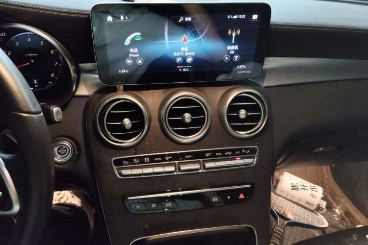 Used Mercedes-Benz GLC Coupe 2021 GLC 300 4MATIC Coupe SUV Audio And AC Panel