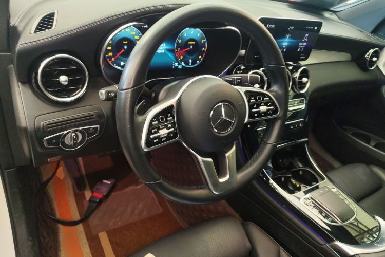 Used Mercedes-Benz GLC Coupe 2021 GLC 260 4MATIC Coupe SUV Center Console