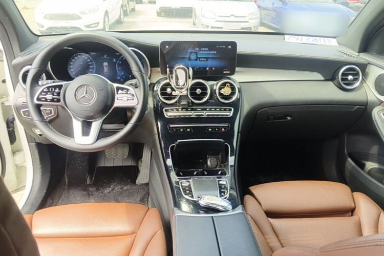 Used Mercedes-Benz GLC Coupe 2021 GLC 260 4MATIC Coupe SUV Center Console