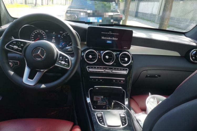 Used Mercedes-Benz GLC Coupe 2021 GLC 260 4MATIC Coupe SUV Center Console